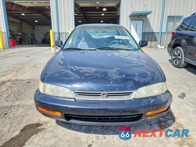 Piąte zdjęcie samochodu w środku: 1997 HONDA ACCORD LX VIN:1HGCD563XVA083522 - miniatura