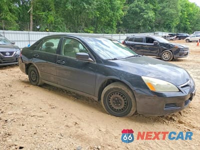 Czwarte zdjęcie samochodu z boku: 2007 HONDA ACCORD LX VIN:1HGCM56437A058196 - miniatura