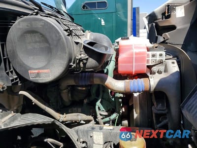 Zdjęcie 9 z 10 samochodu: 2021 VOLVO VNR SEMI TRUCK VIN:4V4WC9EH7MN259134 - miniatura