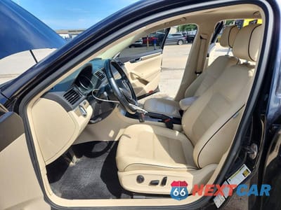 Zdjęcie 7 z 12 samochodu: 2017 VOLKSWAGEN PASSAT SE VIN:1VWBT7A31HC007340 - miniatura