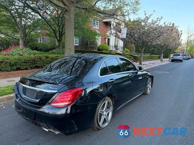 Czwarte zdjęcie samochodu z boku: 2015 MERCEDES-BENZ C 300 4MATIC VIN:55SWF4KB4FU071838 - miniatura