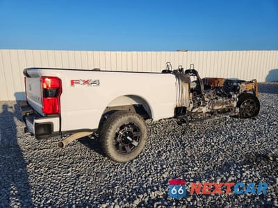 Trzecie zdjęcie samochodu z tyłu: 2023 FORD F250 SUPER DUTY VIN:1FT8X2BA0PED14826 - miniatura