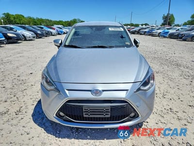 Piąte zdjęcie samochodu w środku: 2019 TOYOTA YARIS XLE VIN:3MYDLBYV6KY509055 - miniatura