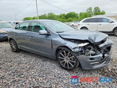 Czwarte zdjęcie samochodu z boku: 2016 VOLVO S60 PLATINUM VIN:LYV612TM1GB107718 - miniatura