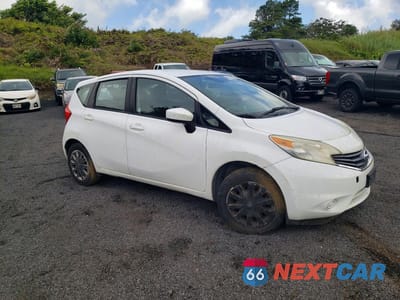Czwarte zdjęcie samochodu z boku: 2015 NISSAN VERSA NOTE S VIN:3N1CE2CP0FL427406 - miniatura