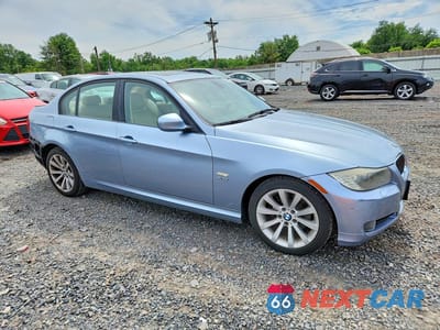 Czwarte zdjęcie samochodu z boku: 2011 BMW 328 XI SULEV VIN:WBAPK5G51BNN29094 - miniatura