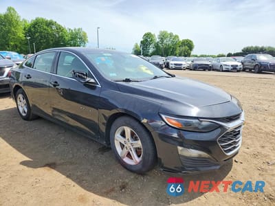 Czwarte zdjęcie samochodu z boku: 2019 CHEVROLET MALIBU LS VIN:1G1ZB5ST4KF188794 - miniatura