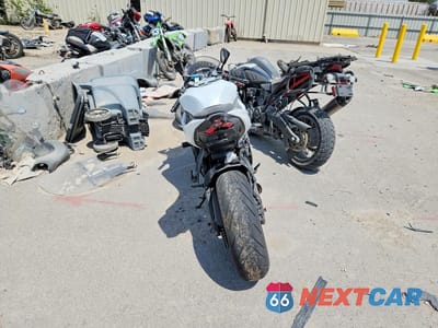 Czwarte zdjęcie samochodu z boku: 2021 KAWASAKI ZX636 K VIN:JKBZXJH14MA007139 - miniatura