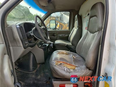 Zdjęcie 7 z 12 samochodu: 2001 GMC SAVANA VIN:1GDJG31R211211822 - miniatura