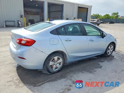 Trzecie zdjęcie samochodu z tyłu: 2018 CHEVROLET CRUZE LS VIN:1G1BC5SM1J7207737 - miniatura