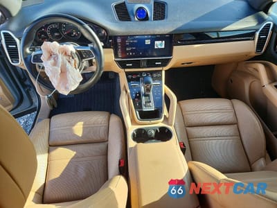 Zdjęcie 8 z 14 samochodu: 2020 PORSCHE CAYENNE VIN:WP1AA2AY7LDA06276 - miniatura
