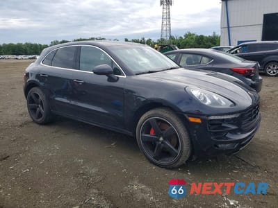 Czwarte zdjęcie samochodu z boku: 2016 PORSCHE MACAN TURBO VIN:WP1AF2A59GLB93474 - miniatura