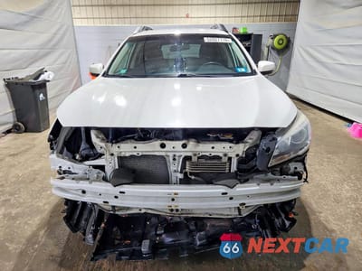 Piąte zdjęcie samochodu w środku: 2017 SUBARU OUTBACK 2.5I PREMIUM VIN:4S4BSACC8H3388261 - miniatura