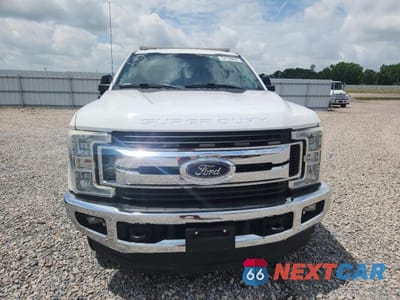 Piąte zdjęcie samochodu w środku: 2017 FORD F250 SUPER DUTY VIN:1FT7W2BT5HEB70370 - miniatura