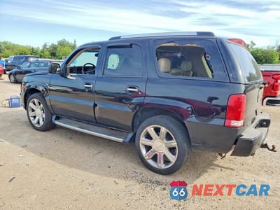 Drugie zdjęcie samochodu z przodu: 2002 CADILLAC ESCALADE LUXURY VIN:1GYEK63N02R101817 - miniatura