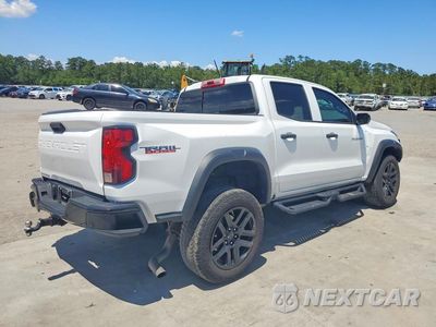 Trzecie zdjęcie samochodu z tyłu: 2024 CHEVROLET COLORADO TRAIL BOSS VIN:1GCPTEEK8R1299029 - miniatura