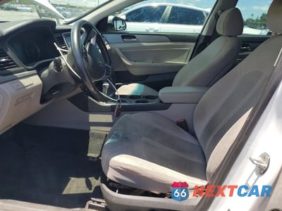Zdjęcie 7 z 13 samochodu: 2019 HYUNDAI SONATA SEL VIN:5NPE34AF8KH743776 - miniatura