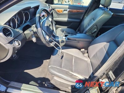 Zdjęcie 7 z 12 samochodu: 2012 MERCEDES-BENZ C 250 VIN:WDDGF4HB9CA614303 - miniatura