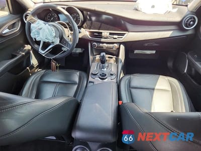 Zdjęcie 8 z 12 samochodu: 2019 ALFA ROMEO GIULIA TI VIN:ZARFAMBNXK7604078 - miniatura