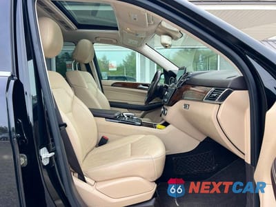 Piąte zdjęcie samochodu w środku: 2016 MERCEDES-BENZ GLE 350 4MATIC VIN:4JGDA5HB4GA728616 - miniatura