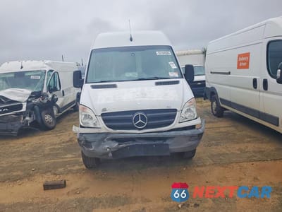 Piąte zdjęcie samochodu w środku: 2011 MERCEDES BENZ SPRINTER 2500 DELIVERY VAN VIN:WD3PE8CB6B5604986 - miniatura