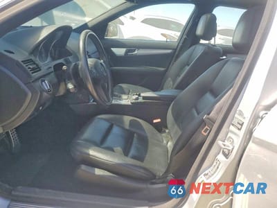 Zdjęcie 7 z 12 samochodu: 2009 MERCEDES-BENZ C 300 VIN:WDDGF54X19F208289 - miniatura