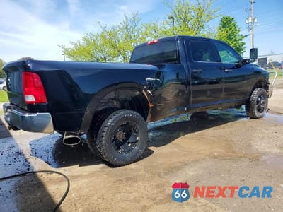 Trzecie zdjęcie samochodu z tyłu: 2016 RAM 3500 ST VIN:3C63RRGLXGG216247 - miniatura