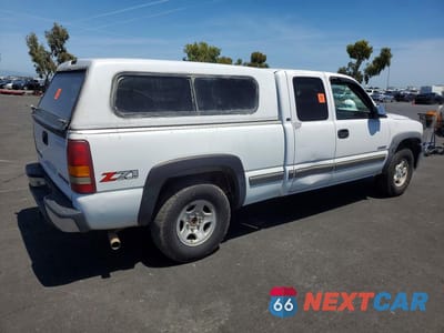 Trzecie zdjęcie samochodu z tyłu: 2000 CHEVROLET SILVERADO K1500 VIN:2GCEK19T9Y1318198 - miniatura