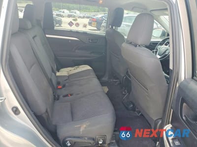Zdjęcie 11 z 13 samochodu: 2019 TOYOTA HIGHLANDER LE VIN:5TDZZRFH1KS292790 - miniatura