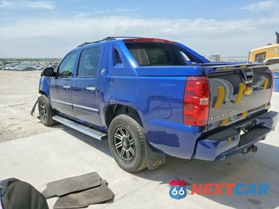 Drugie zdjęcie samochodu z przodu: 2013 CHEVROLET AVALANCHE LTZ VIN:3GNTKGE78DG113094 - miniatura