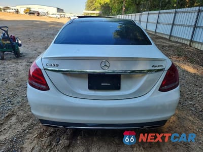 Zdjęcie 6 z 12 samochodu: 2016 MERCEDES-BENZ C 300 4MATIC VIN:55SWF4KB9GU102874 - miniatura