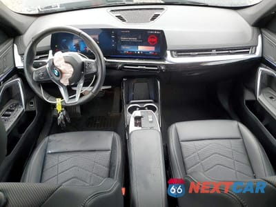 Zdjęcie 8 z 14 samochodu: 2024 BMW X1 XDRIVE28I VIN:WBX73EF07R5Z33875 - miniatura