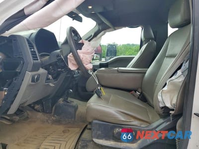 Zdjęcie 7 z 13 samochodu: 2019 FORD F550 SUPER DUTY VIN:1FDUF5HT3KEF85427 - miniatura