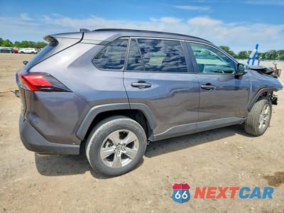 Trzecie zdjęcie samochodu z tyłu: 2025 TOYOTA RAV4 XLE VIN:2T3P1RFV8SC513841 - miniatura
