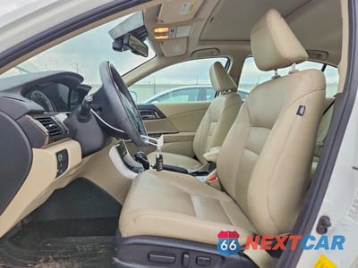 Zdjęcie 7 z 12 samochodu: 2016 HONDA ACCORD TOURING VIN:1HGCR3F93GA013289 - miniatura