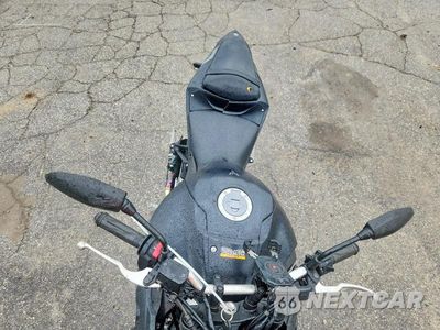 Piąte zdjęcie samochodu w środku: 2022 YAMAHA MT-03 VIN:MH3RH20Y0NK008517 - miniatura