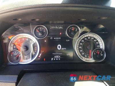 Zdjęcie 9 z 12 samochodu: 2016 RAM 3500 LARAMIE VIN:3C63RRJLXGG365914 - miniatura