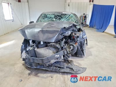 Piąte zdjęcie samochodu w środku: 2024 KIA FORTE GT LINE VIN:3KPF54AD8RE780113 - miniatura