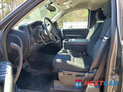 Zdjęcie 7 z 12 samochodu: 2013 CHEVROLET SILVERADO K1500 LT VIN:1GCRKSE73DZ298466 - miniatura