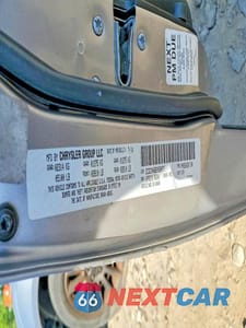 Zdjęcie 12 z 12 samochodu: 2014 CHRYSLER 300 VIN:2C3CCAAG8EH336072 - miniatura