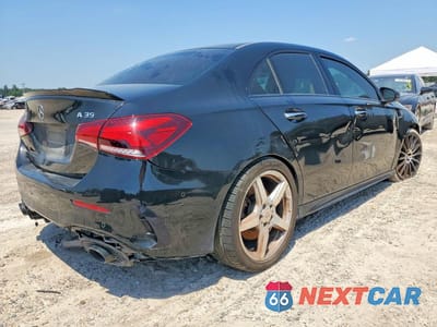 Trzecie zdjęcie samochodu z tyłu: 2021 MERCEDES-BENZ A 35 AMG VIN:W1K3G5BB8MJ321245 - miniatura