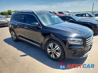 Czwarte zdjęcie samochodu z boku: 2024 MERCEDES-BENZ GLB 250 VIN:W1N4M4GB2RW352830 - miniatura