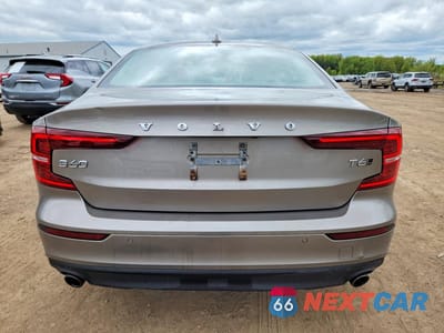 Zdjęcie 6 z 12 samochodu: 2019 VOLVO S60 T6 MOMENTUM VIN:7JRA22TK4KG011635 - miniatura