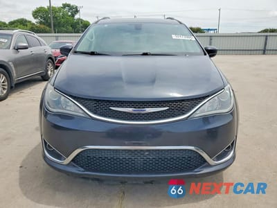Piąte zdjęcie samochodu w środku: 2020 CHRYSLER PACIFICA TOURING L VIN:2C4RC1BG6LR134763 - miniatura