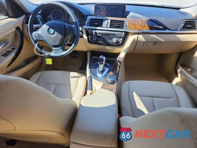 Zdjęcie 8 z 12 samochodu: 2016 BMW 320 XI VIN:WBA8E5G58GNU19274 - miniatura