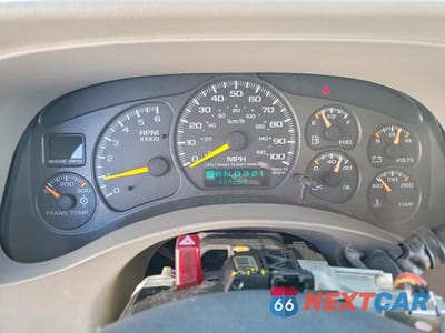 Zdjęcie 9 z 13 samochodu: 2001 CHEVROLET SUBURBAN K2500 VIN:3GNGK26G11G159185 - miniatura