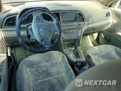Zdjęcie 8 z 12 samochodu: 2017 HYUNDAI ELANTRA LIMITED VIN:5NPD84LF1HH055248 - miniatura