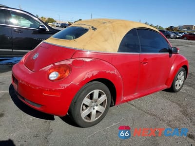 Trzecie zdjęcie samochodu z tyłu: 2007 VOLKSWAGEN NEW BEETLE CONVERTIBLE OPTION PACKAGE 1 VIN:3VWRF31Y57M402726 - miniatura