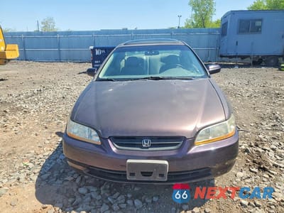Piąte zdjęcie samochodu w środku: 1998 HONDA ACCORD VIN:1HGCG2252WA026214 - miniatura