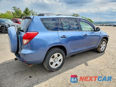 Trzecie zdjęcie samochodu z tyłu: 2007 TOYOTA RAV4 BASE VIN:JTMBD33V275073163 - miniatura